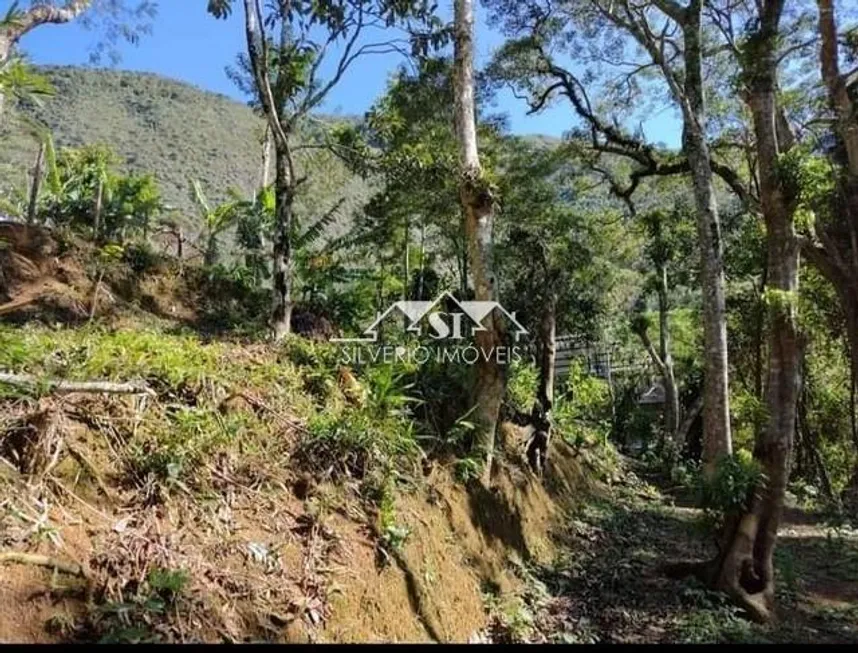 Foto 1 de Lote/Terreno à venda, 822m² em Retiro, Petrópolis