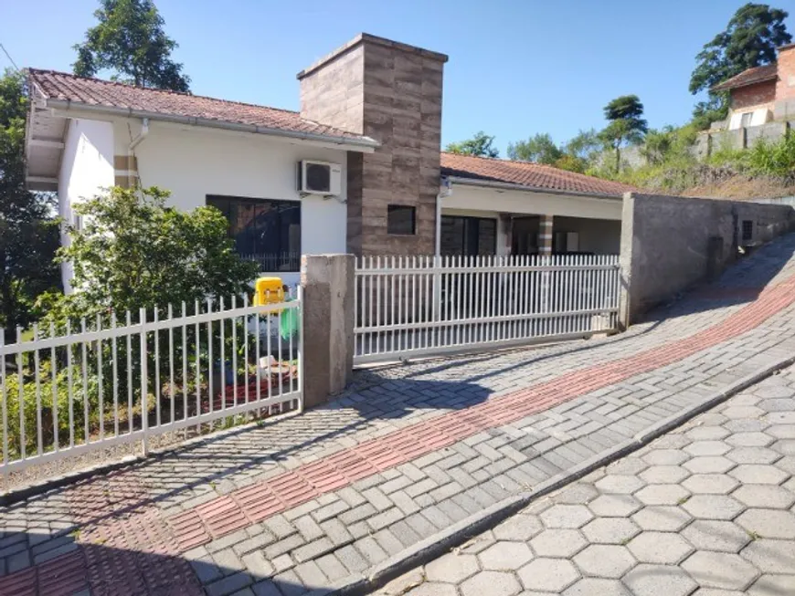 Foto 1 de Casa com 4 Quartos à venda, 180m² em Padre Eduardo, Taió