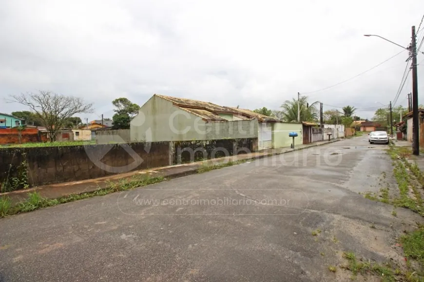 Foto 1 de Lote/Terreno à venda, 364m² em Belmira Novaes, Peruíbe