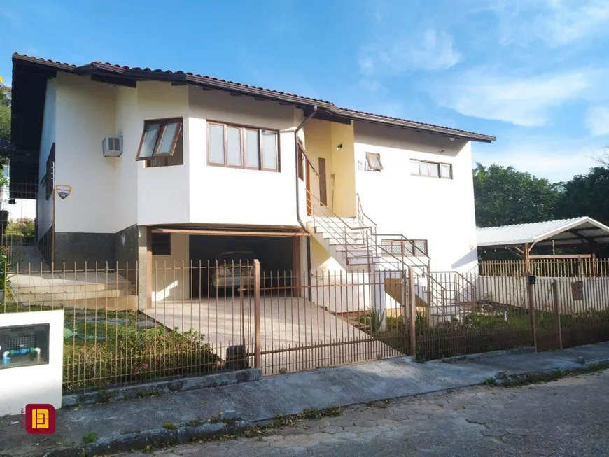 Foto 1 de Casa com 4 Quartos à venda, 217m² em Joao Paulo, Florianópolis