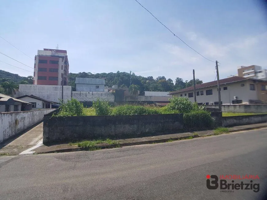 Foto 1 de Lote/Terreno à venda, 630m² em Saguaçú, Joinville