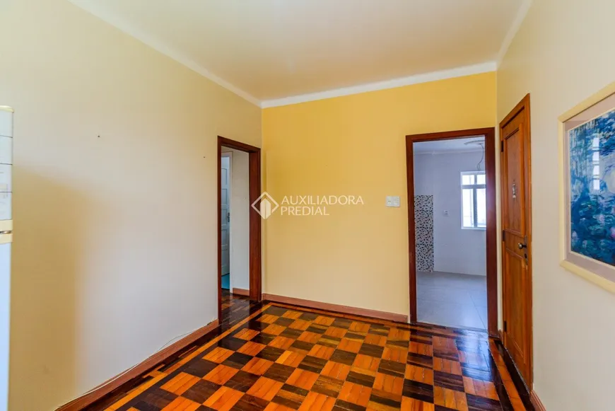 Foto 1 de Apartamento com 2 Quartos à venda, 60m² em Passo da Areia, Porto Alegre