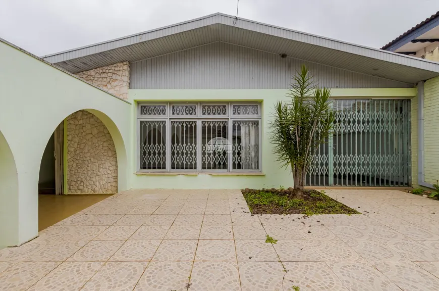 Foto 1 de Casa com 3 Quartos à venda, 250m² em Ahú, Curitiba