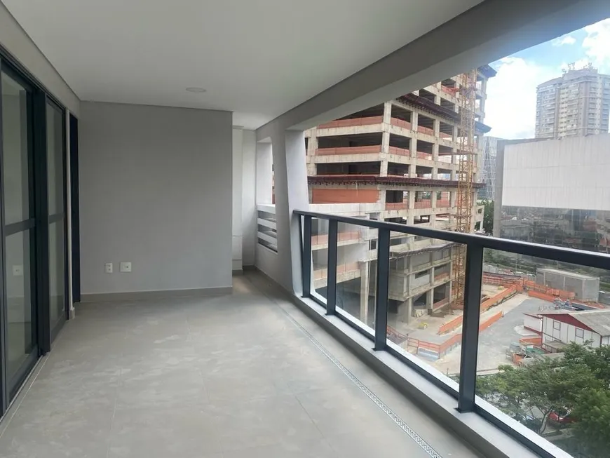 Foto 1 de Apartamento com 4 Quartos à venda, 203m² em Vila Cordeiro, São Paulo