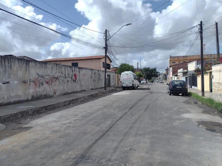 Foto 1 de Lote/Terreno com 1 Quarto à venda, 858m² em Henrique Jorge, Fortaleza