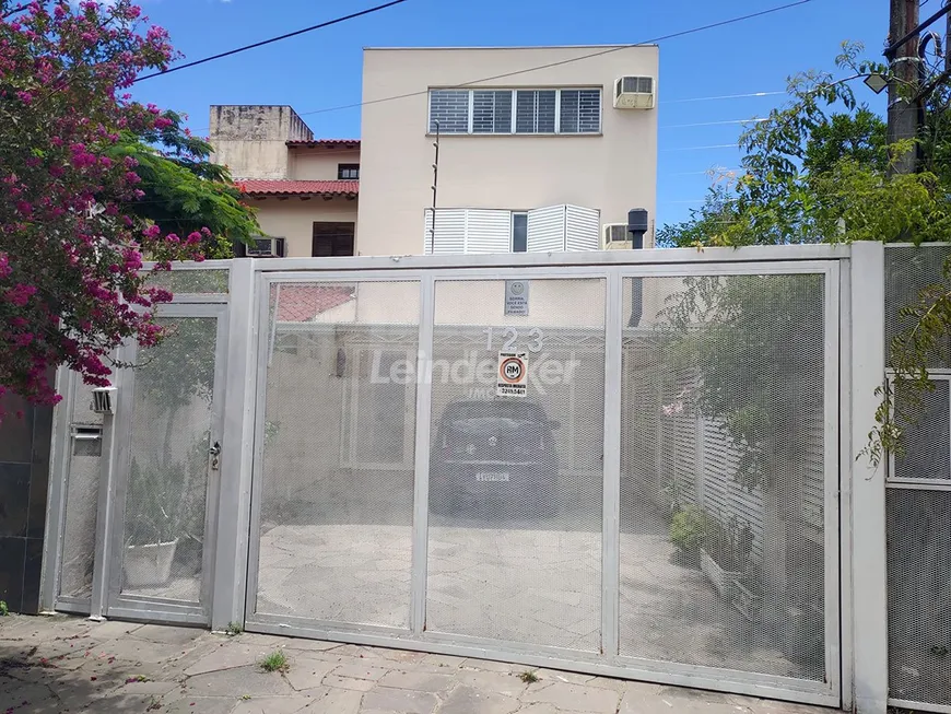 Foto 1 de Casa com 4 Quartos à venda, 233m² em Ipanema, Porto Alegre