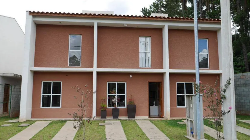 Foto 1 de Casa de Condomínio com 2 Quartos à venda, 76m² em Jardim Maria Tereza, Cotia