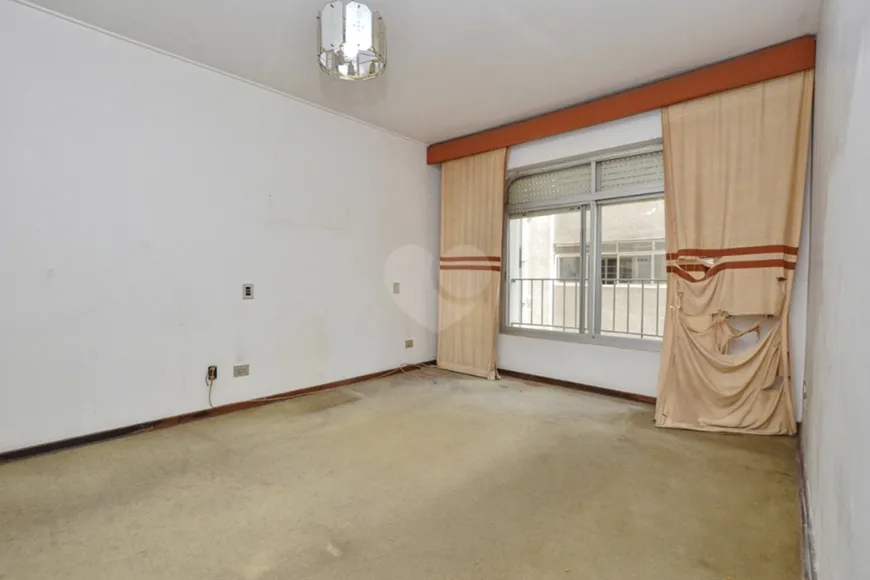 Foto 1 de Apartamento com 3 Quartos à venda, 240m² em Higienópolis, São Paulo