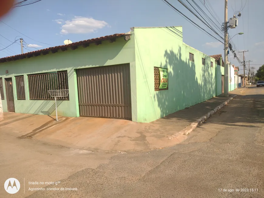 Foto 1 de Casa com 2 Quartos à venda, 186m² em Jardim Industriário, Cuiabá