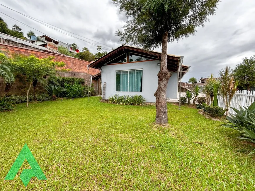 Foto 1 de Casa com 2 Quartos à venda, 200m² em Água Verde, Blumenau