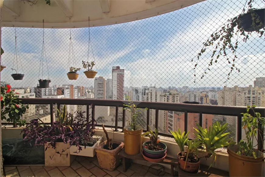 Foto 1 de Cobertura com 4 Quartos para venda ou aluguel, 270m² em Moema, São Paulo