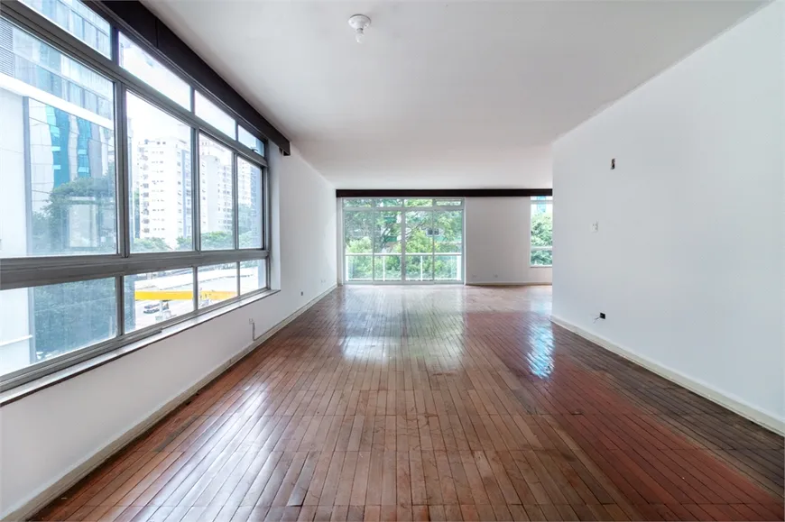 Foto 1 de Apartamento com 3 Quartos à venda, 230m² em Jardim Paulista, São Paulo