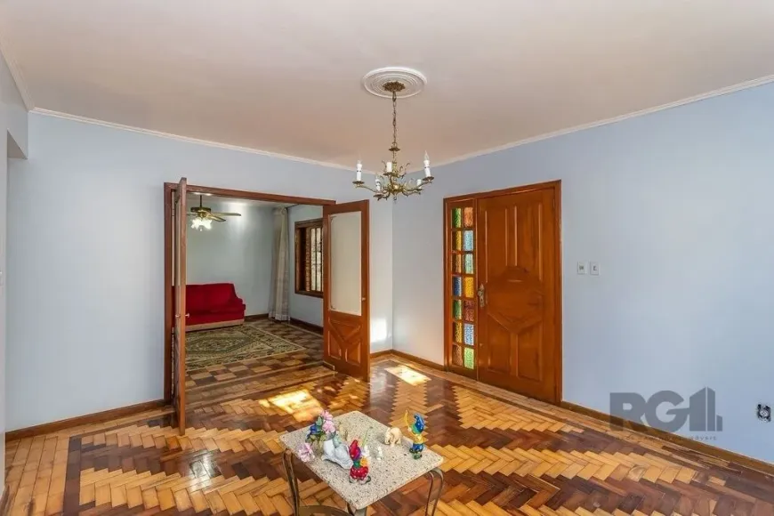 Foto 1 de Casa com 4 Quartos à venda, 216m² em Partenon, Porto Alegre