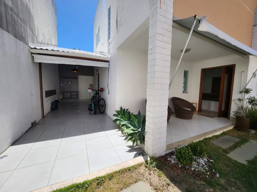 Foto 1 de Casa de Condomínio com 4 Quartos à venda, 200m² em Buraquinho, Lauro de Freitas