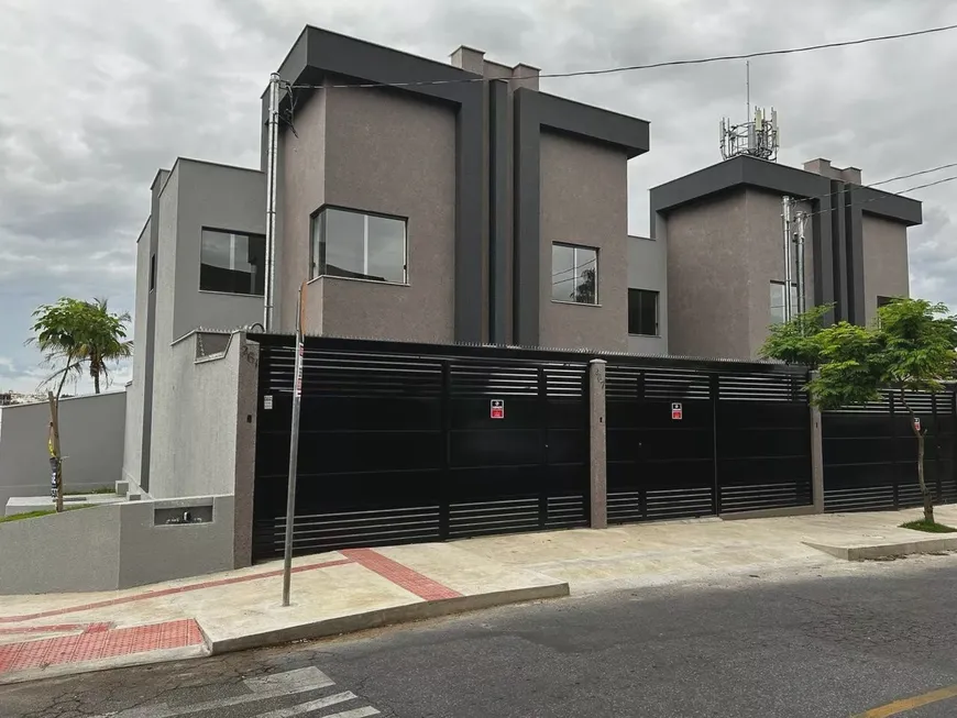 Foto 1 de Casa com 3 Quartos à venda, 167m² em Santa Mônica, Belo Horizonte