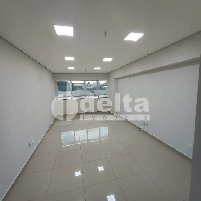 Foto 1 de Sala Comercial para alugar, 36m² em Brasil, Uberlândia