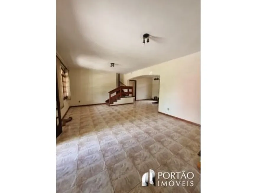 Foto 1 de Casa com 3 Quartos para alugar, 256m² em Parque Jardim Europa, Bauru