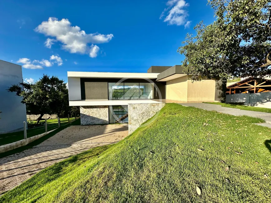 Foto 1 de Casa de Condomínio com 4 Quartos à venda, 260m² em Mirante Do Fidalgo, Lagoa Santa