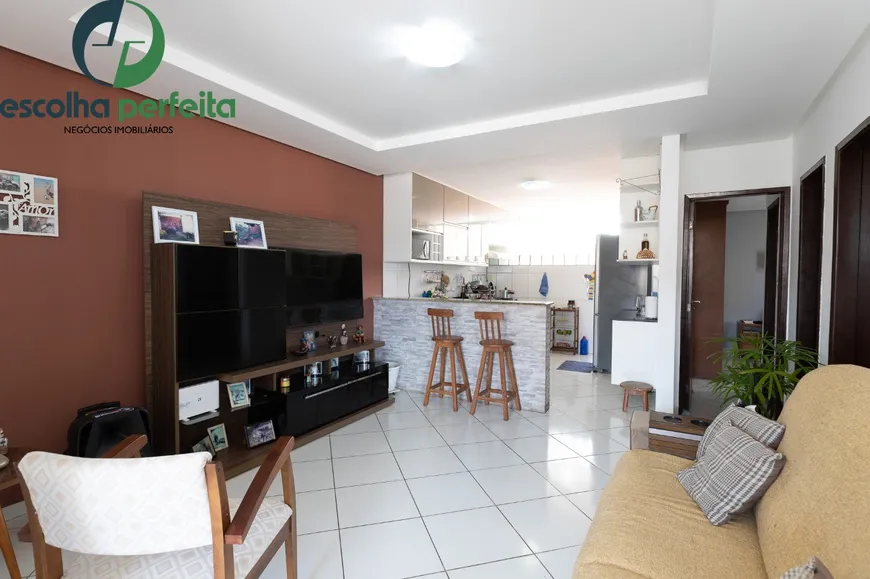 Foto 1 de Apartamento com 2 Quartos à venda, 77m² em Itapuã, Salvador