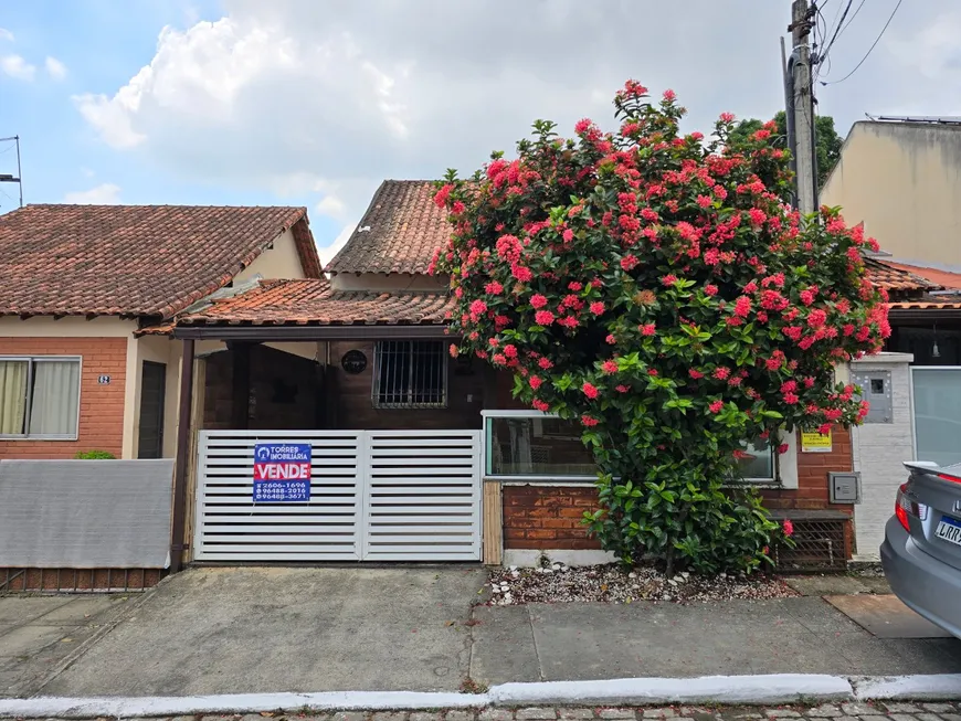 Foto 1 de Casa com 2 Quartos à venda, 80m² em Galo Branco, São Gonçalo