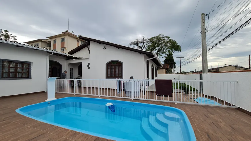 Foto 1 de Casa com 3 Quartos à venda, 240m² em Capoeiras, Florianópolis