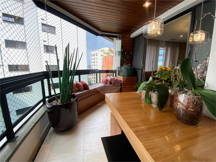 Foto 1 de Apartamento com 4 Quartos à venda, 181m² em Itaim Bibi, São Paulo