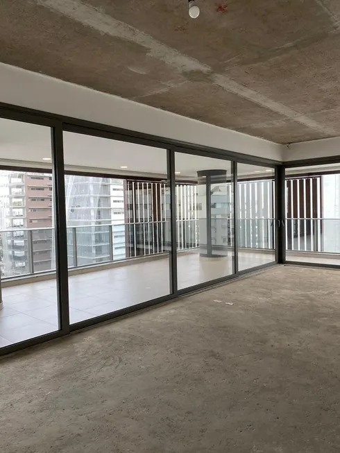 Foto 1 de Apartamento com 4 Quartos à venda, 248m² em Itaim Bibi, São Paulo