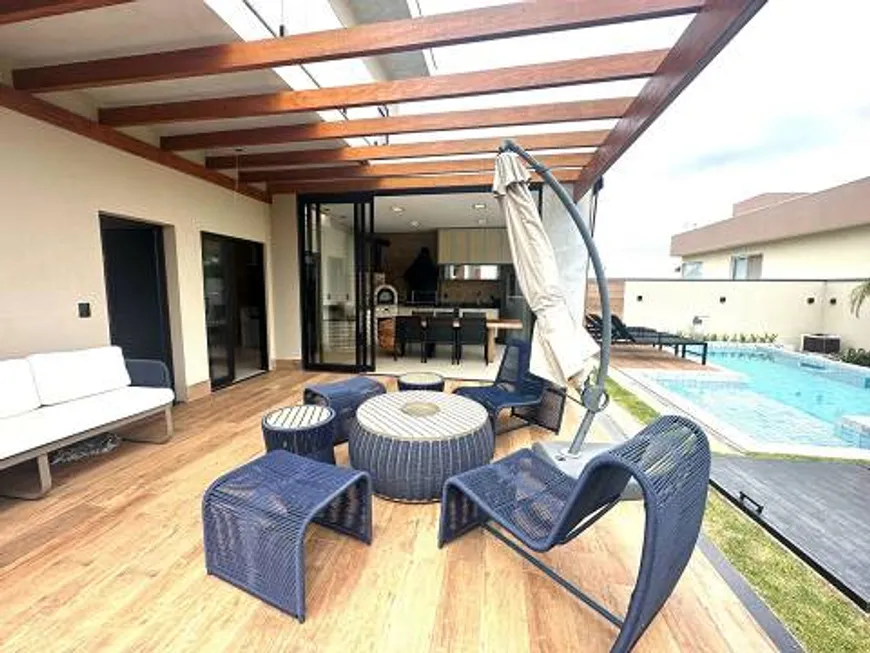 Foto 1 de Casa de Condomínio com 4 Quartos à venda, 270m² em Residencial Goiânia Golfe Clube, Goiânia