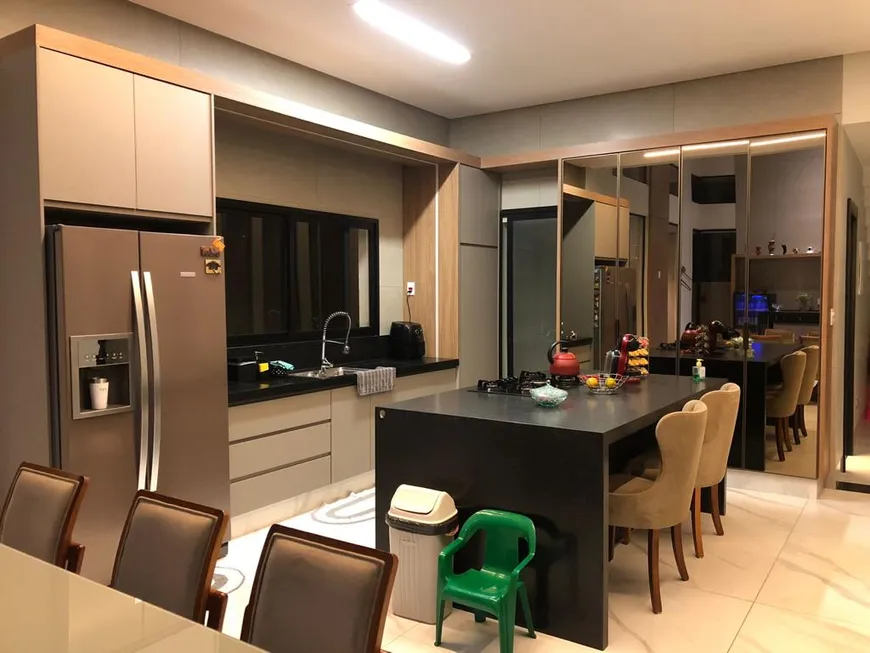 Foto 1 de Casa de Condomínio com 4 Quartos para alugar, 380m² em Residencial Goiânia Golfe Clube, Goiânia