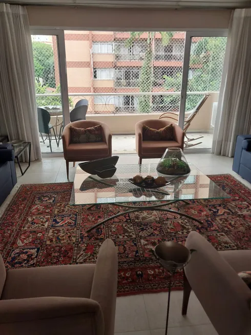 Foto 1 de Apartamento com 4 Quartos à venda, 215m² em Vila Adyana, São José dos Campos