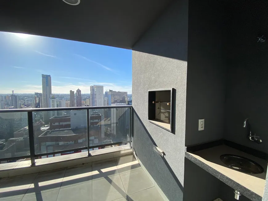 Foto 1 de Apartamento com 2 Quartos à venda, 76m² em Centro, Curitiba