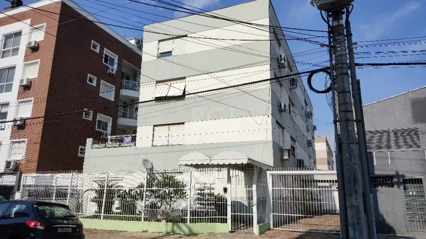 Foto 1 de Apartamento com 2 Quartos à venda, 81m² em Passo da Areia, Porto Alegre