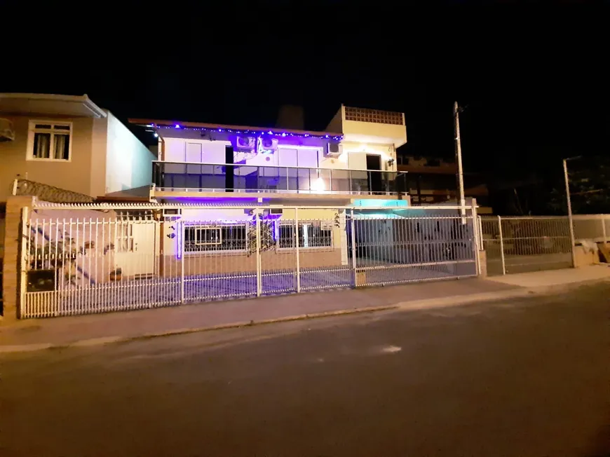 Foto 1 de Prédio Residencial com 8 Quartos à venda, 280m² em Canasvieiras, Florianópolis