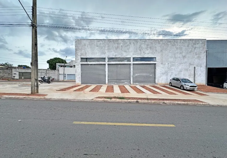 Foto 1 de Galpão/Depósito/Armazém para alugar, 296m² em Setor Orienteville, Goiânia