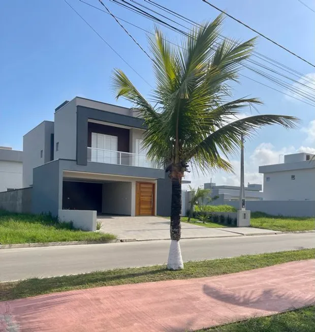 Foto 1 de Casa com 5 Quartos à venda, 308m² em Jardim Guacira, Itanhaém