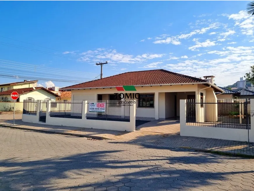 Foto 1 de Casa com 3 Quartos à venda, 119m² em Sete de Setembro, Gaspar