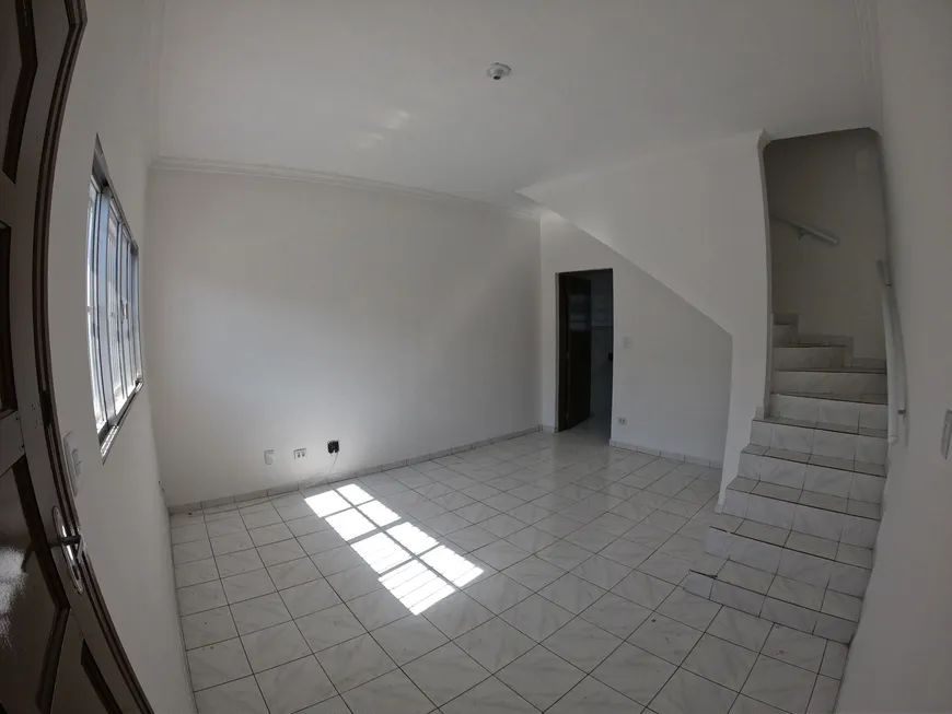 Foto 1 de Sobrado com 2 Quartos para alugar, 90m² em Vila Santa Rosa, Guarujá