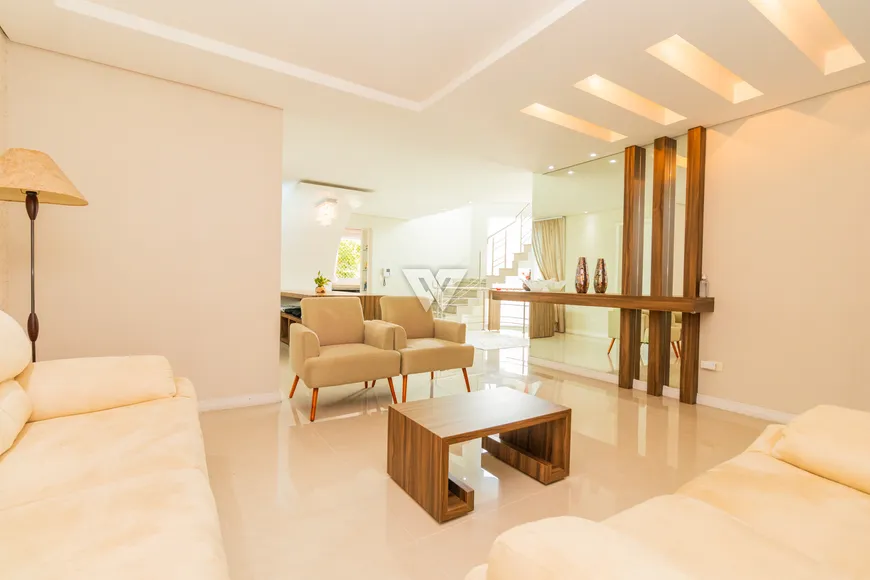 Foto 1 de Casa de Condomínio com 5 Quartos à venda, 350m² em Orleans, Curitiba
