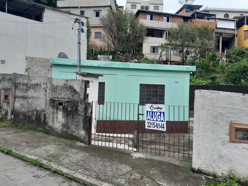 Foto 1 de Casa com 3 Quartos para alugar, 80m² em Jardim Natal, Juiz de Fora