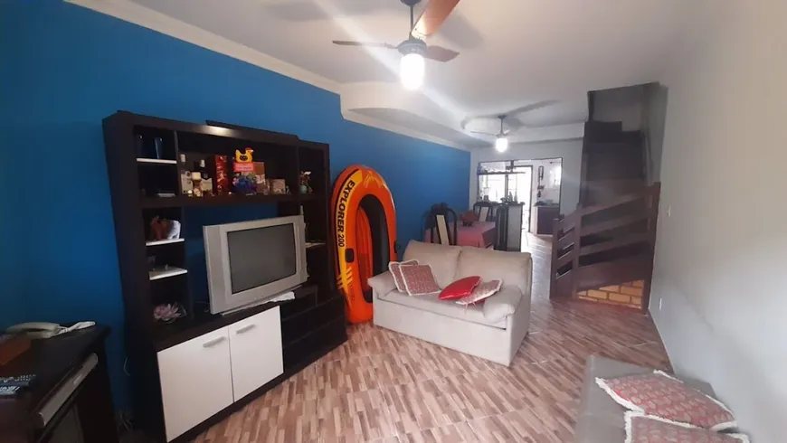 Foto 1 de Casa de Condomínio com 2 Quartos à venda, 90m² em Ogiva, Cabo Frio