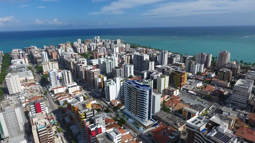 Foto 1 de Apartamento com 3 Quartos à venda, 123m² em Ponta Verde, Maceió