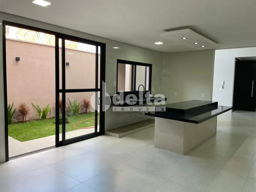 Foto 1 de Casa com 3 Quartos à venda, 176m² em Grand Ville, Uberlândia