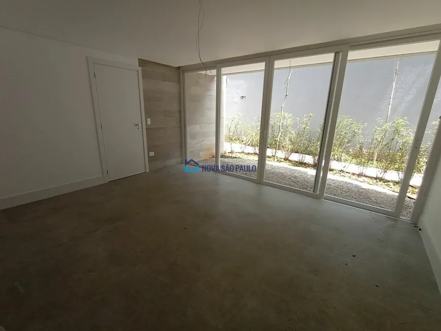 Foto 1 de Casa com 4 Quartos para alugar, 425m² em Jardim Cordeiro, São Paulo