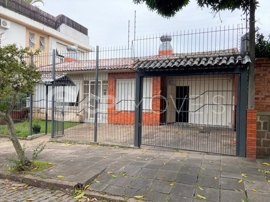 Foto 1 de Casa com 3 Quartos à venda, 200m² em Jardim Lindóia, Porto Alegre