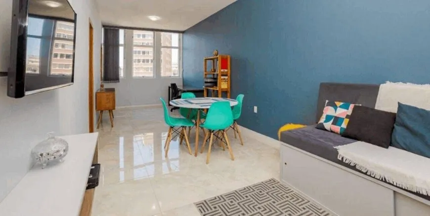 Foto 1 de Apartamento com 1 Quarto à venda, 40m² em Centro, Curitiba