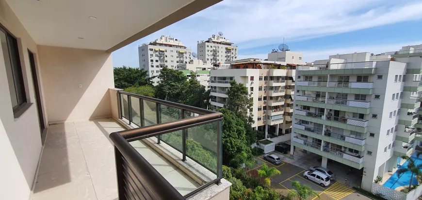 Foto 1 de Cobertura com 3 Quartos para venda ou aluguel, 170m² em Anil, Rio de Janeiro