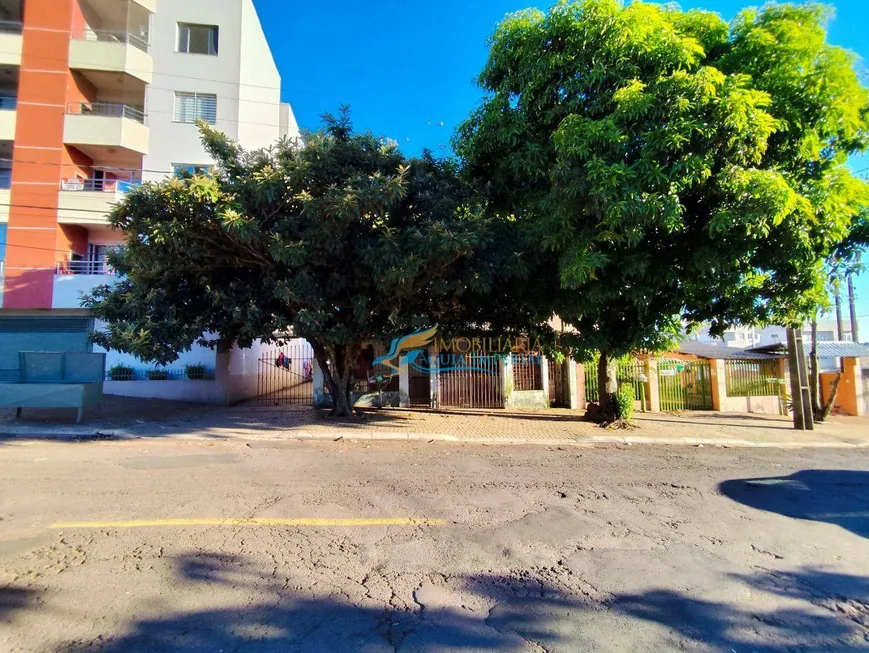 Foto 1 de Casa com 2 Quartos à venda, 352m² em Coqueiral, Cascavel