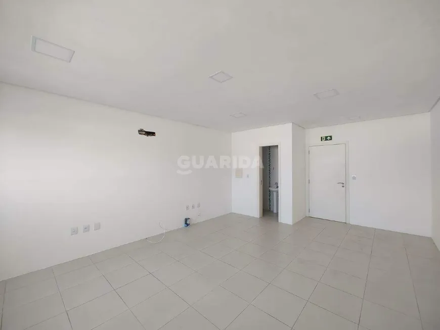 Foto 1 de Sala Comercial para alugar, 32m² em Cavalhada, Porto Alegre