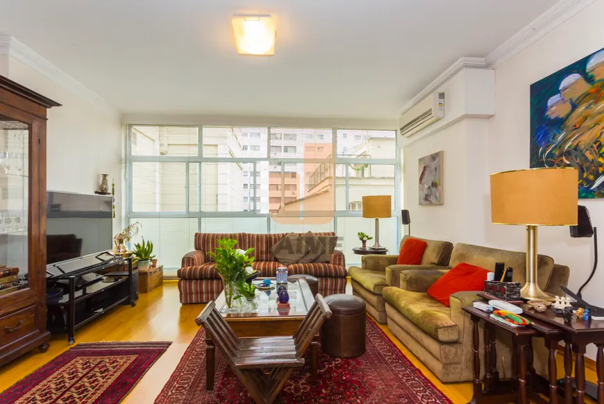 Foto 1 de Apartamento com 3 Quartos à venda, 133m² em Higienópolis, São Paulo