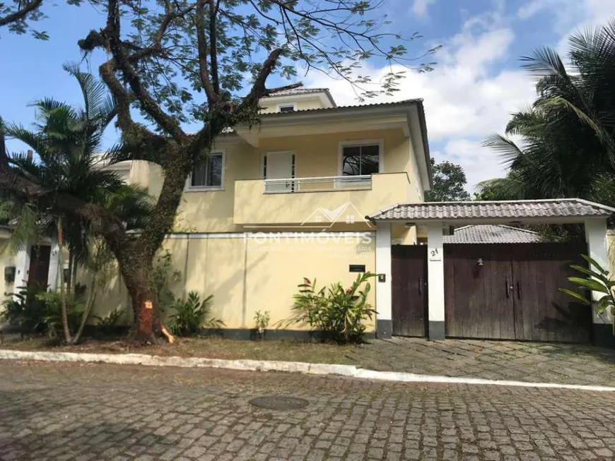 Foto 1 de Casa de Condomínio com 4 Quartos para venda ou aluguel, 279m² em Jacarepaguá, Rio de Janeiro